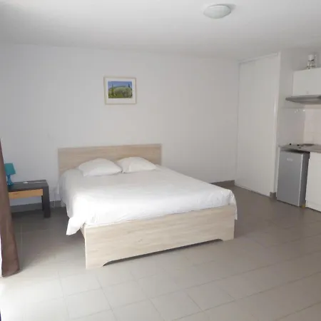 Resid'artel Cadarache - Iter 2* סן-פול-לז-דוראנס